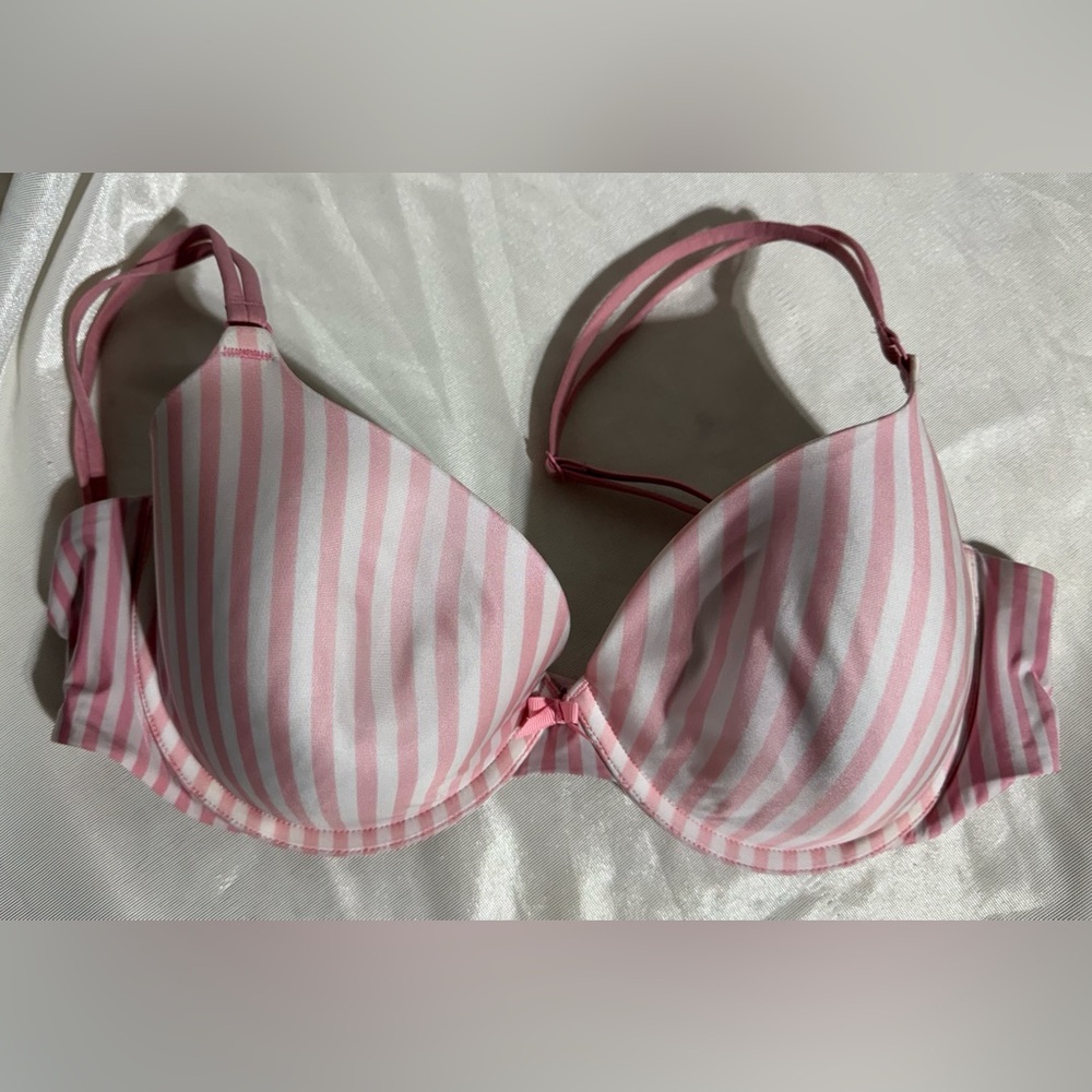 EUC Victoria's Secret Pink Striped Bra 38C